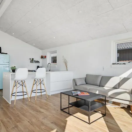 Nyaraló 4 Bedroom Beautiful In Haarby