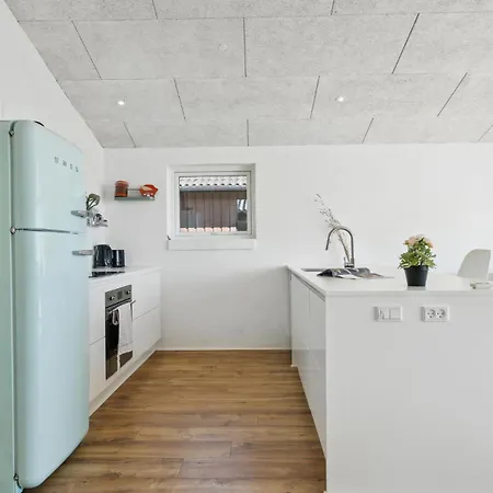 Nyaraló 4 Bedroom Beautiful In Haarby Hårby