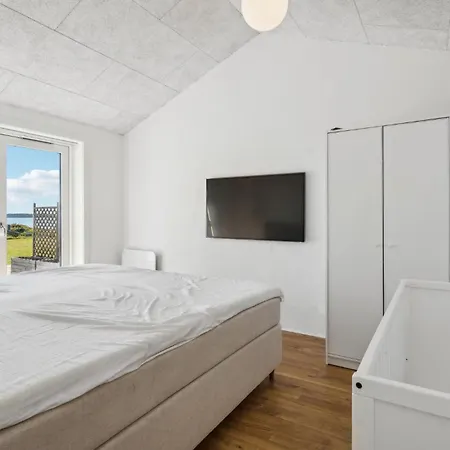 別荘 4 Bedroom Beautiful In Haarby