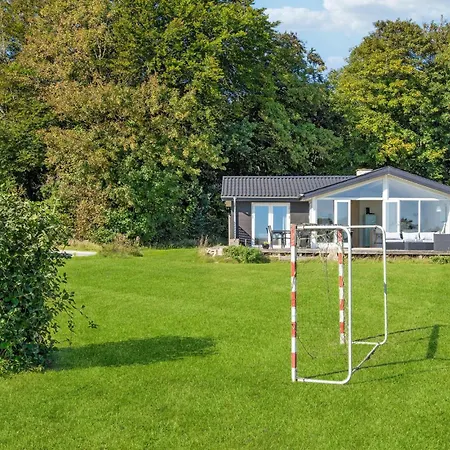 4 Bedroom Beautiful In Haarby Nyaraló