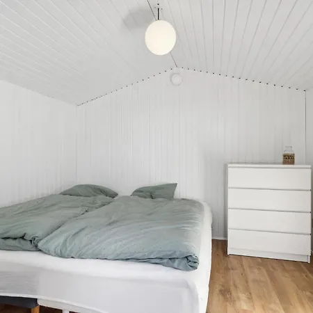 4 Bedroom Beautiful In Haarby