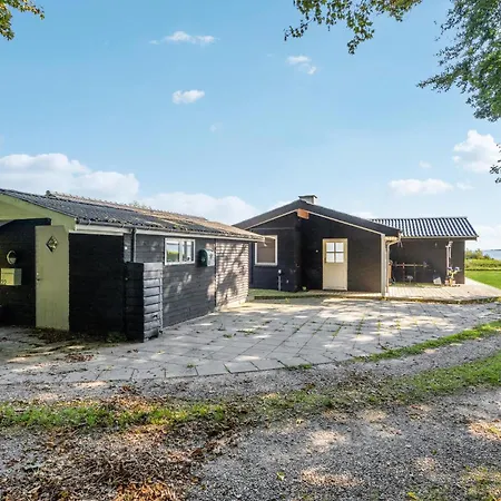 度假居 4 Bedroom Beautiful In Haarby Hårby