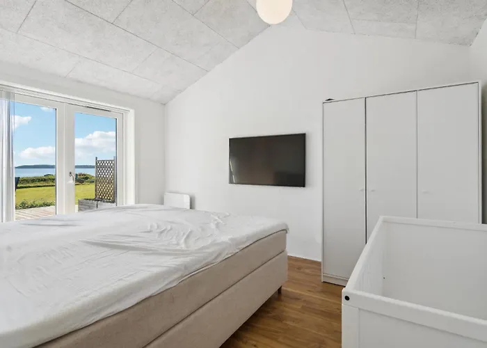 펜션 4 Bedroom Beautiful In Haarby