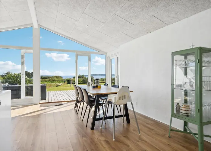 4 Bedroom Beautiful In Haarby * Hårby
